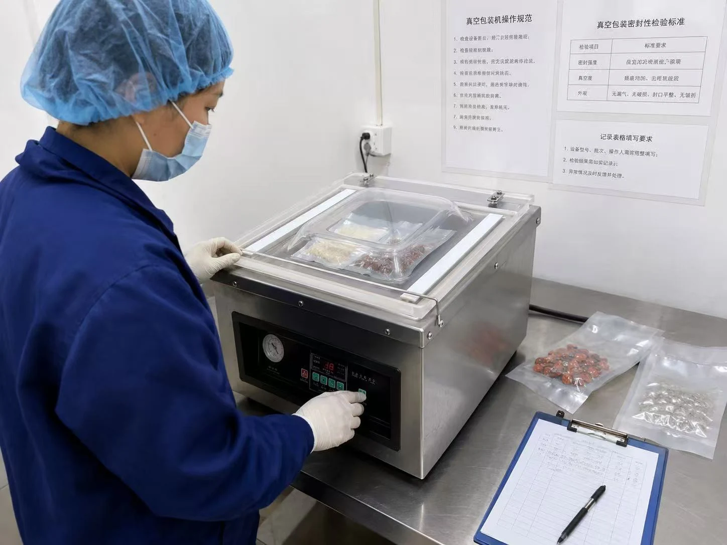 Vacuum leak check for filled food packaging bags before storage and transportation